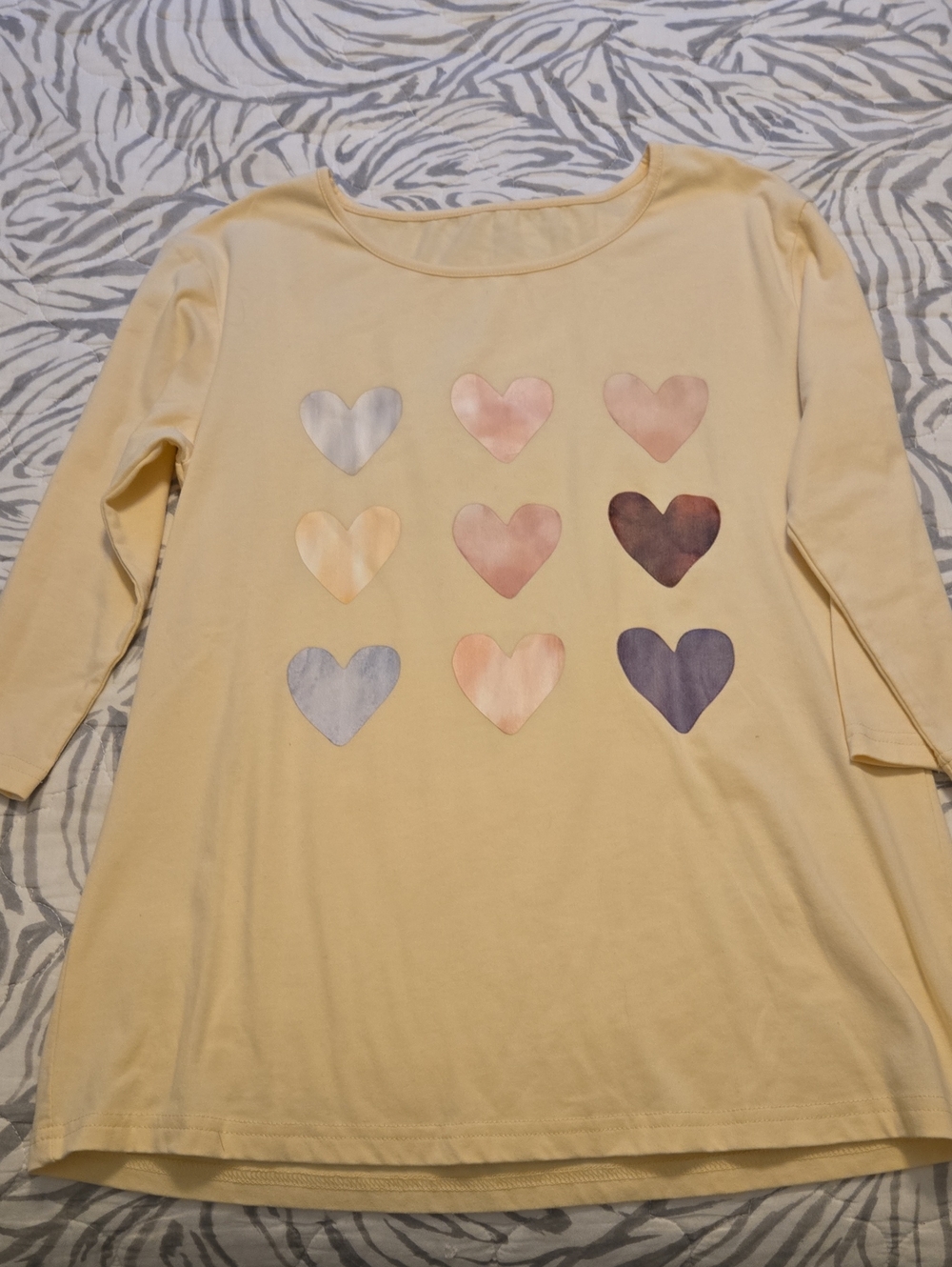 Womens  Heart Graphic 3/4 Sleeve Top - Cream Colored Size Small